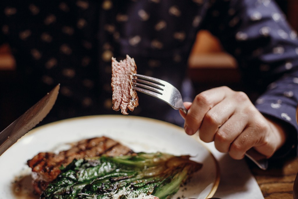 The North -American toasted by Europeans above the "primitive" eating habit: "worse than the keys of a board"